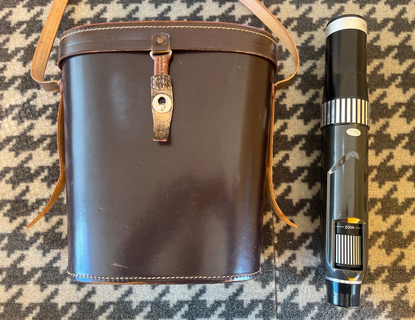 Leica Binocoli: Leitz Wetzlar Fernglas Marocit 8x60 mit Köcher. – Usato da Zürich venduto da Dmbz 7