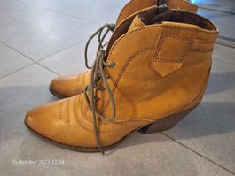 Viele Schuhe in Größe 37 und 38