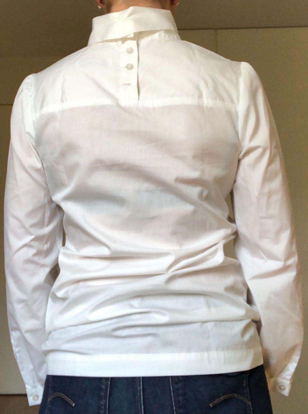 Camicette: Weisse Bluse mit grossem Kragen Gr.S – Usato da Bonstetten venduto da Audreystyle 1