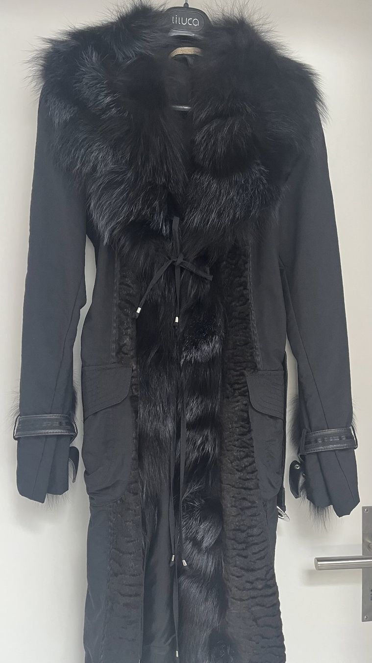Roberto Cavalli Cappotti: Class Roberto Cavalli Mantel, schwarz, Grösse 36, IT 42, US8 – Usato da Hinwil venduto da ivolino67 2