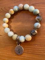 Hochwertiges Armband mit geschliffenen Halbedelsteinen
