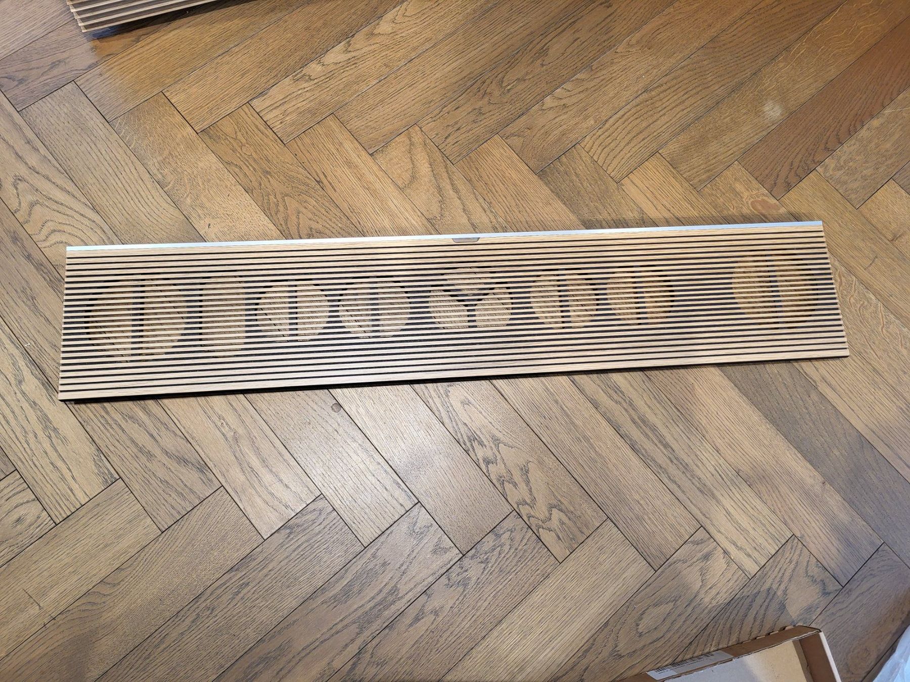 Bang & Olufsen Covers & Schutzfolien: Beovision Contour front cover Oak/silver 55'' Bang & Olufsen – Neu (gemäss Beschreibung) aus Sion von Bang-OlufsenSion