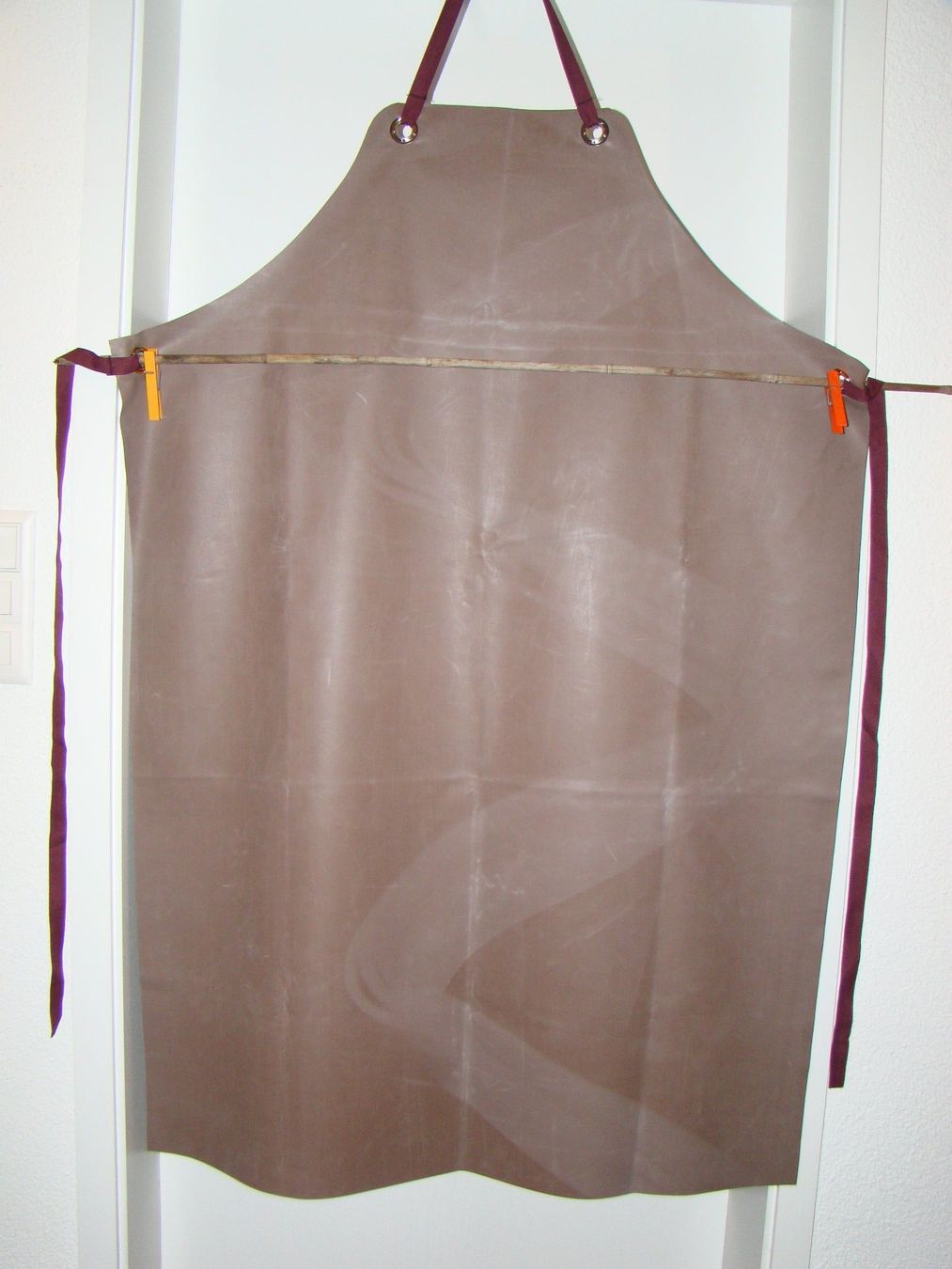Altro per Abbigliamento & Protezione sul lavoro: Gummischürze braun 90/120cm – Nuovo (secondo la descrizione) da Hergiswil NW venduto da Nunun 2