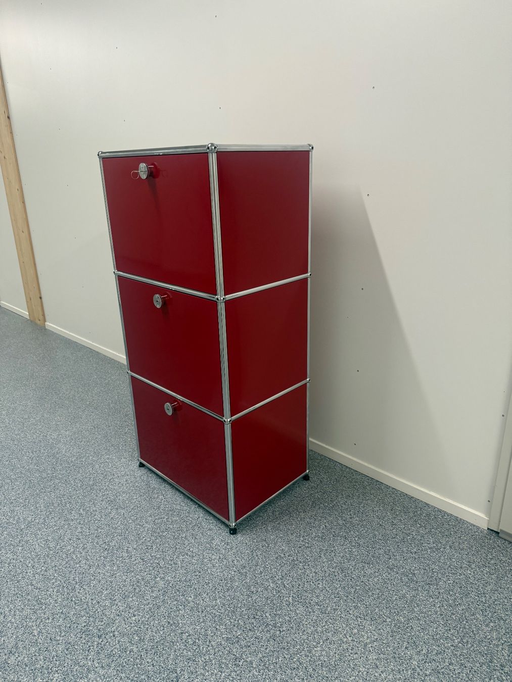 USM Scaffali: USM Haller Regal Rubinrot 1x3 Q1 – Usato da Balsthal venduto da Designhaus.Schmitt 4