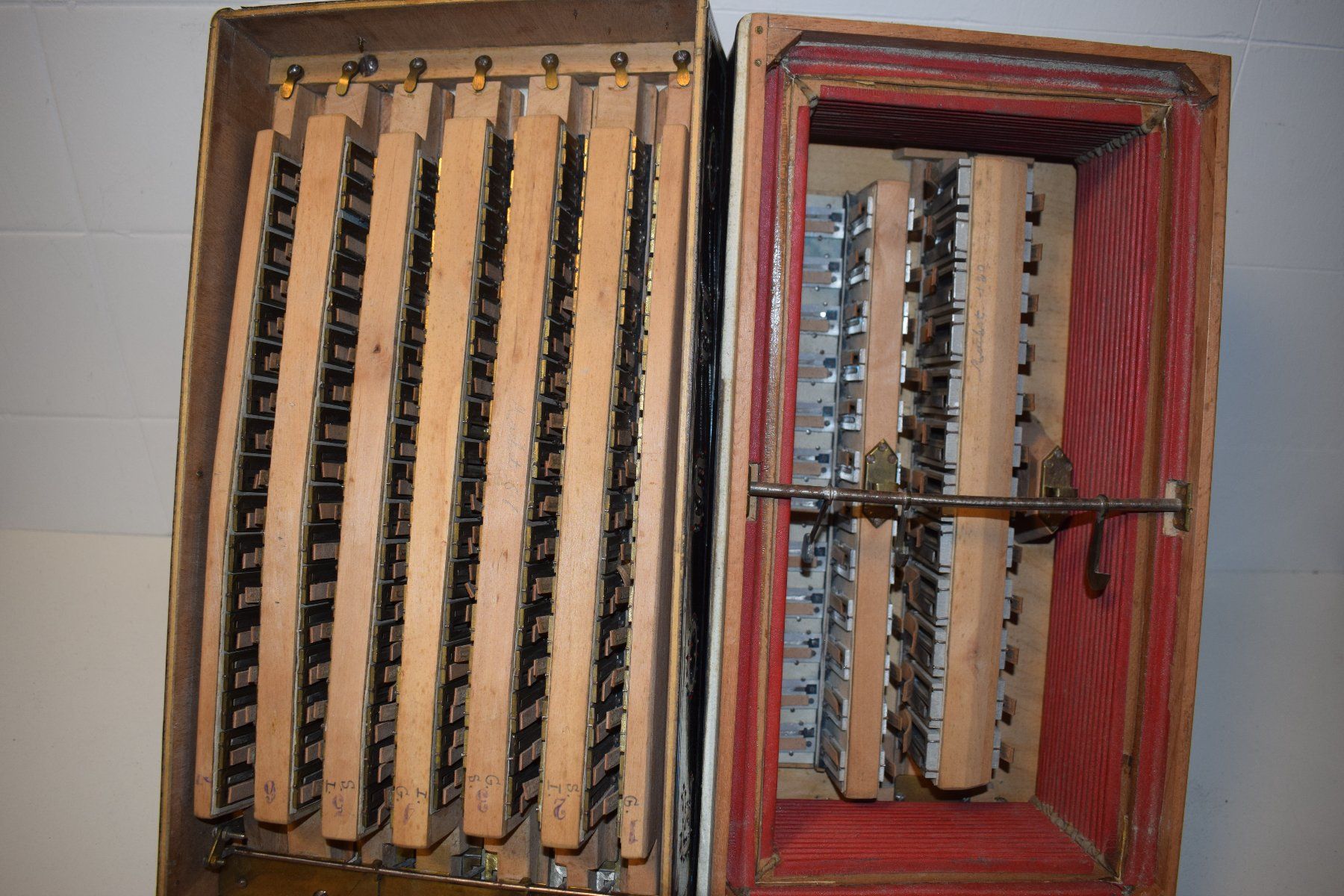 Strumenti musicali: Akkordeon chromatisch Rosso Geneve – Usato da Zürich venduto da Brockito 7