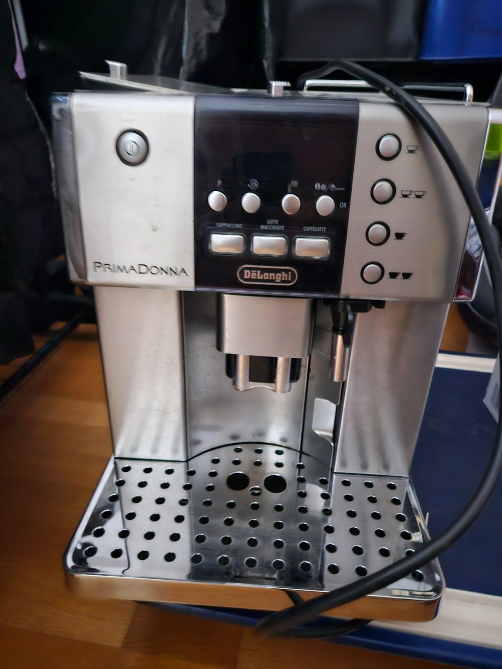De'Longhi Kaffeemaschinen & Espressomaschinen: Delonghi Primadona – Defekt aus Landquart von Snug01