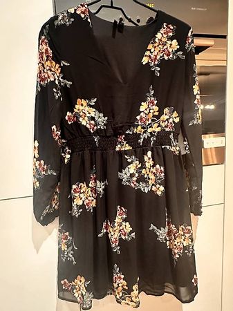 Vero Moda Kleid, Grösse M, Blumenmuster