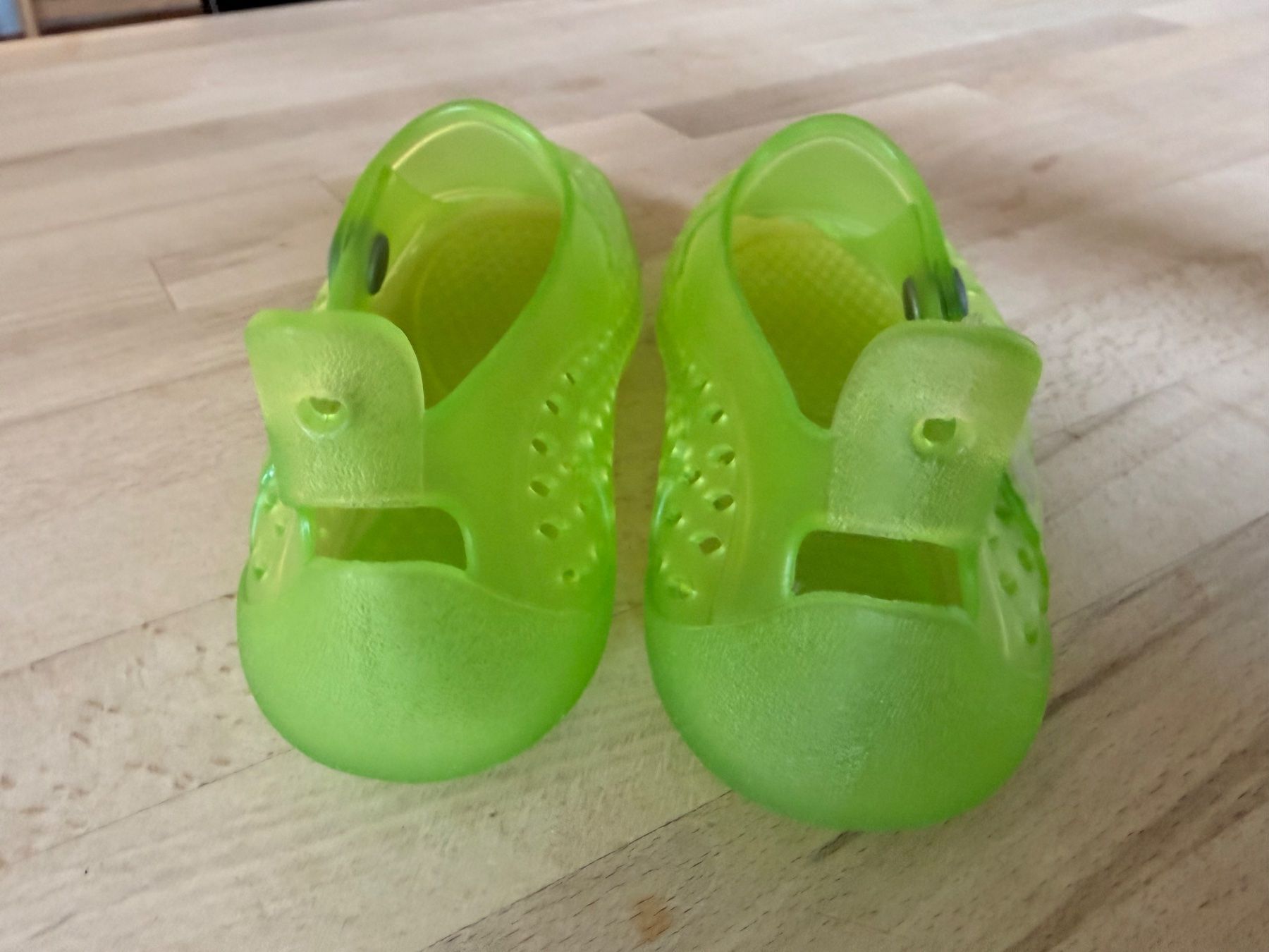 Scarpe per ragazzi: Wasserschuhe 33/34 – Usato da Basel venduto da Witmedia 1