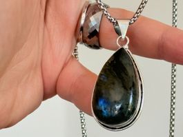 Magnifique collier avec labradorite