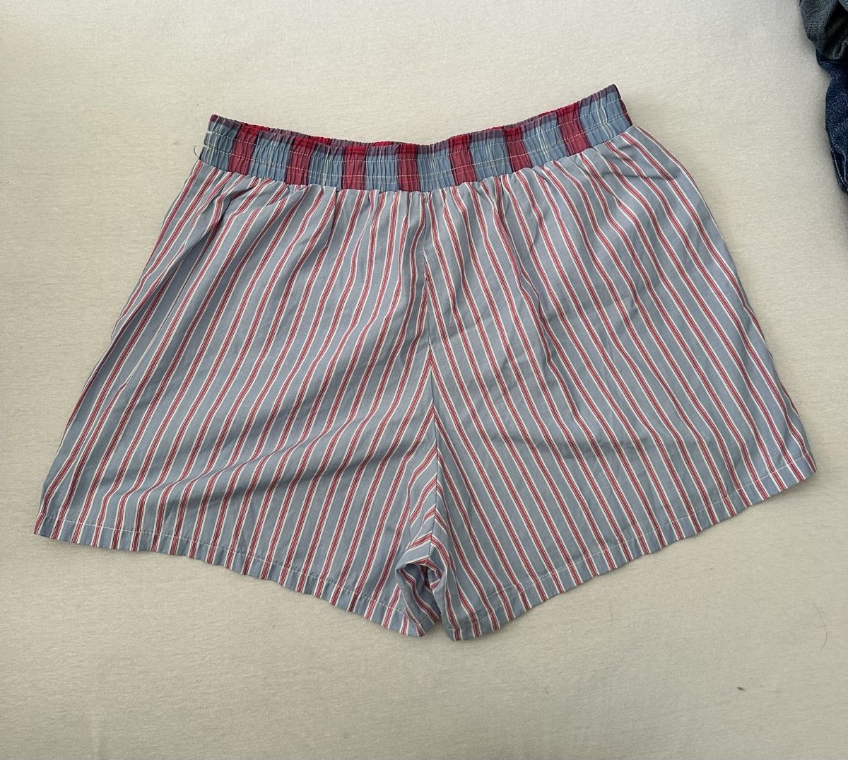 Stradivarius Pantaloni: Shorts HAND OVER – Usato da Rümlang venduto da sunny_buhu 2