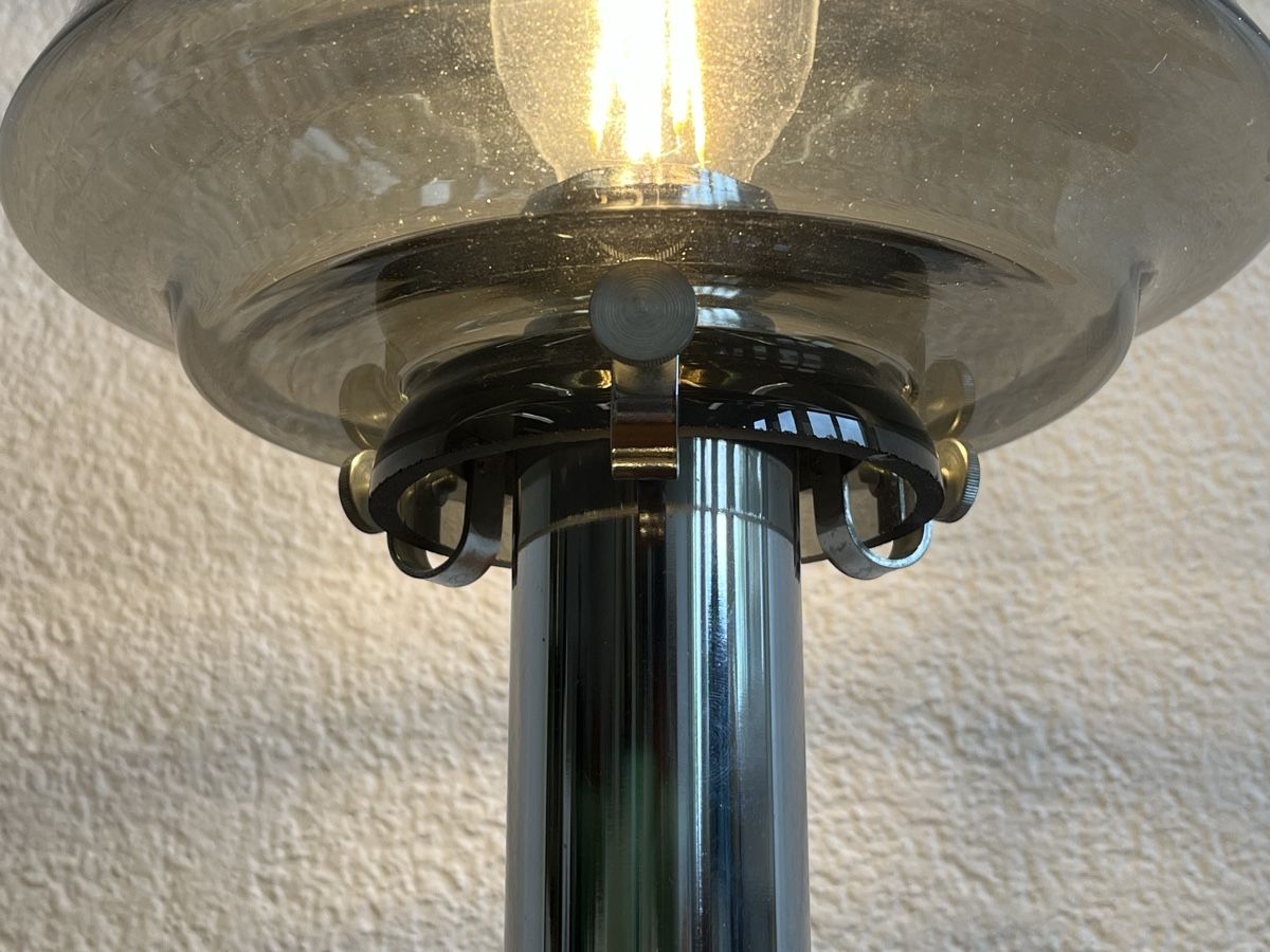 Lampen: Vintage Chrom Tischleuchte mit Rauchglas-Schirm, – Gebraucht aus Horgen von Grizzly83 3