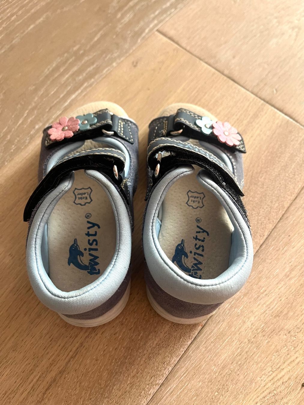 Scarpe per ragazzi: Twisty Sandalen Kinder 24 – Usato da Kirchberg BE venduto da alizze13 1
