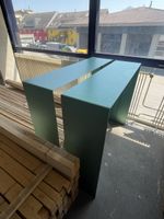 Steh/Schaufenster Tisch aus Edelstahl
