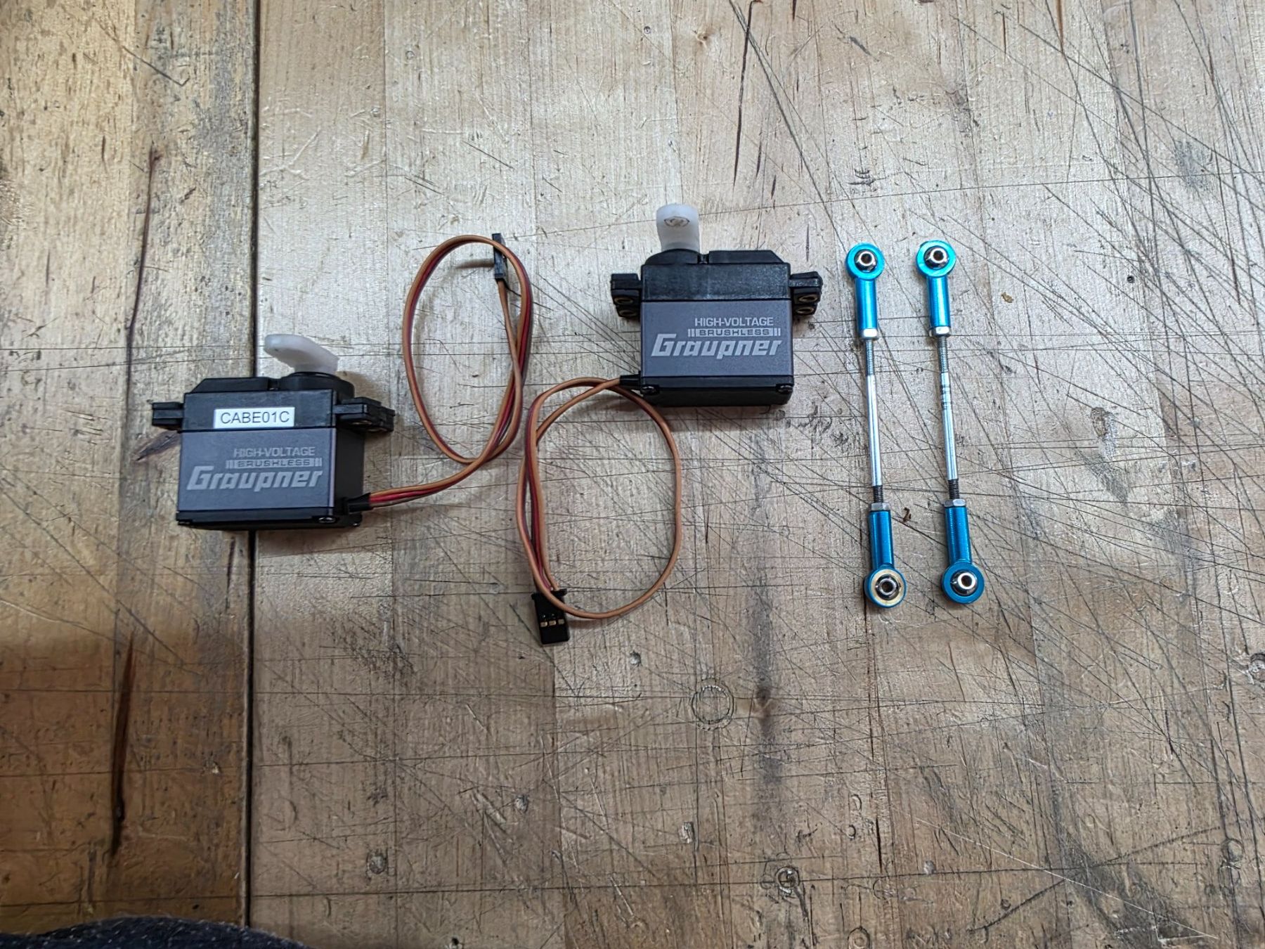 Graupner Modellismo RC: 2x Graupner HBS 860 BB MG HV Brushless Servo – Usato da Rüti ZH venduto da Madeira14 1