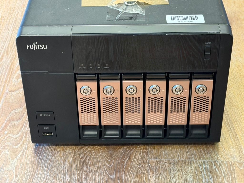 Fujitsu Server: Fujitsu CELVIN NAS Server Q902 – Usato da Pratteln venduto da HMW-Solutions