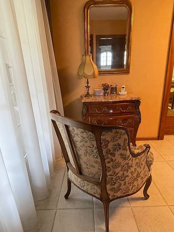 Poltrone: Fauteuil style Louis XV  bois sculpté – Usato da Grimisuat venduto da cde_j5hh