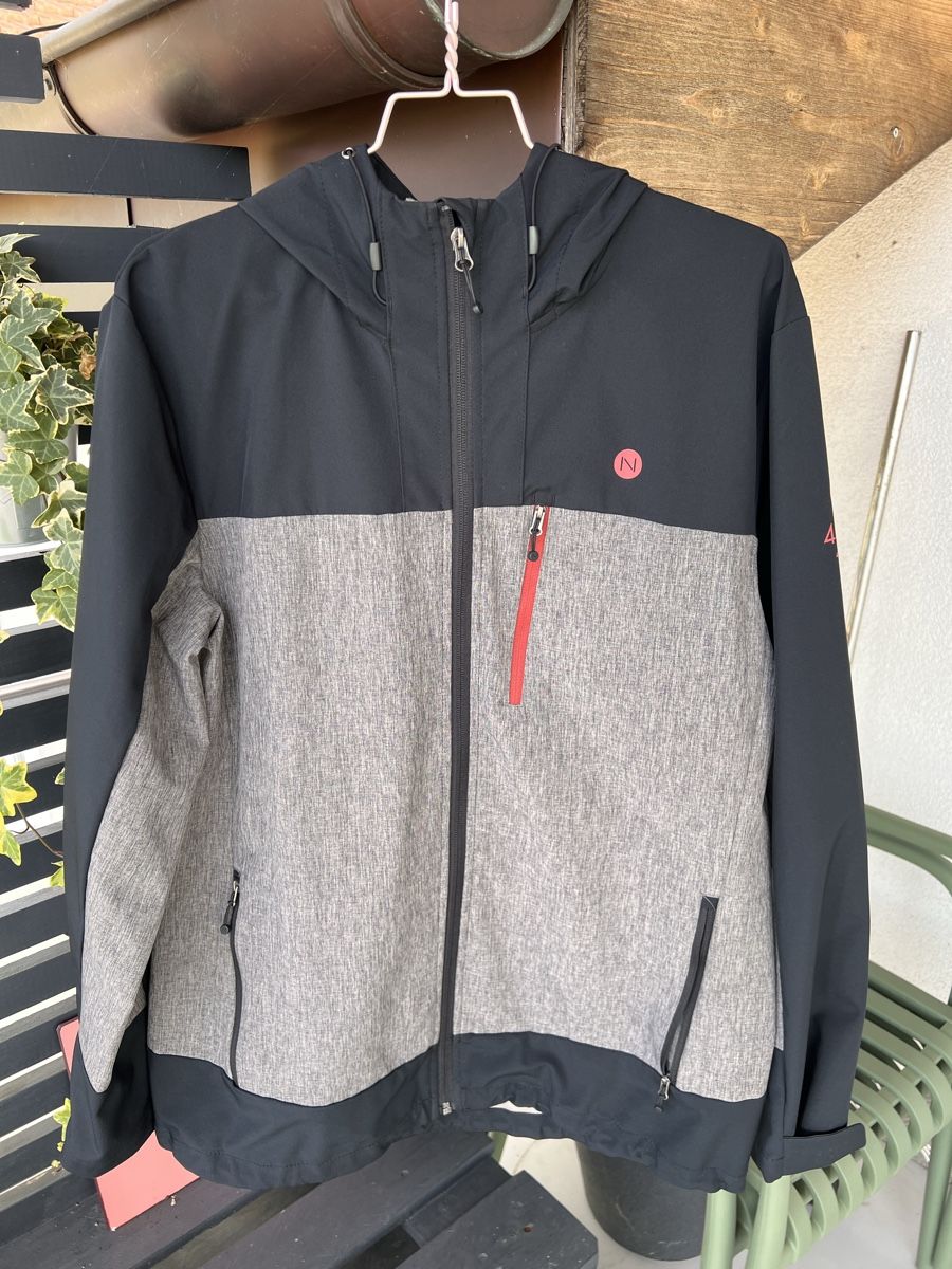 46 Nord Vestes: 46 Grad Nord Hardshell / Wanderjacke Gr. XL – D'occasion à Emmen par nelice123