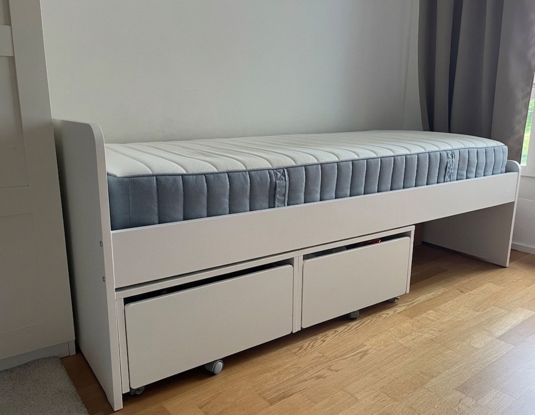 Ikea Letti: IKEA Bett mit Boxen und Matratze – Usato da Wädenswil venduto da vit_79g8
