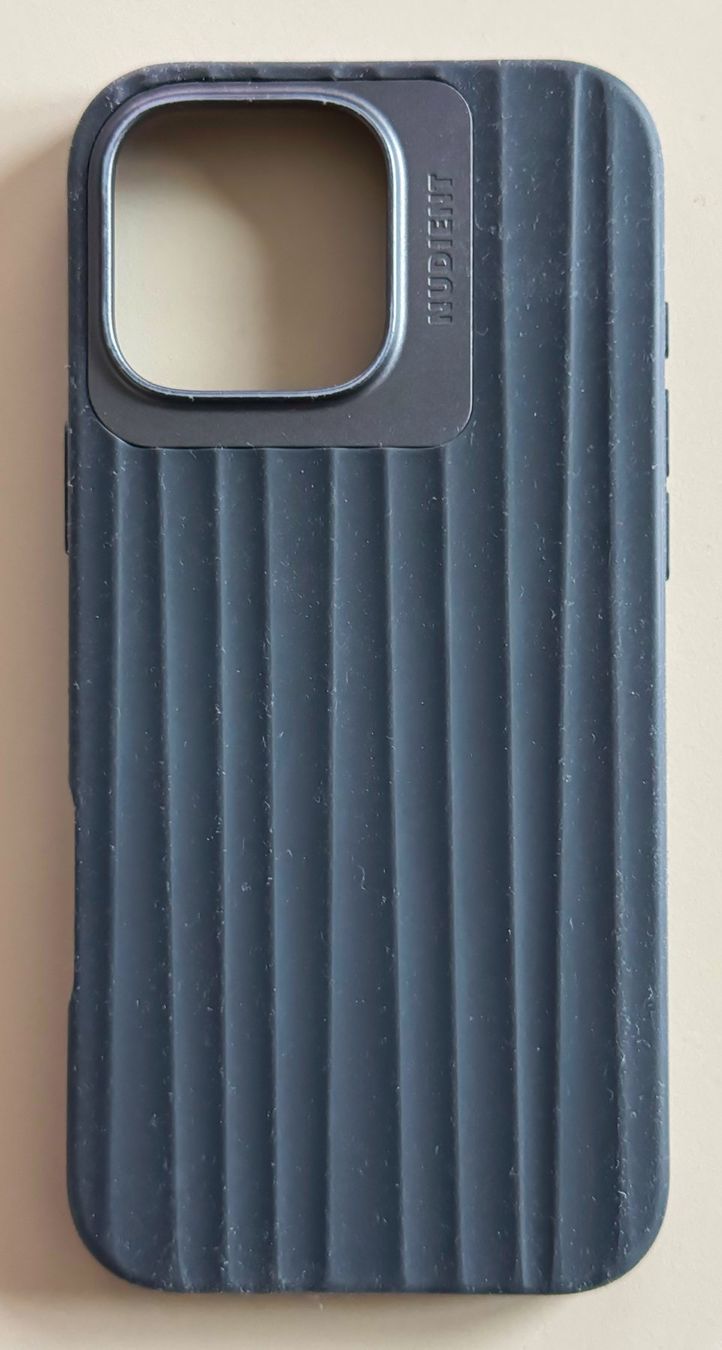 Cover & Protezioni schermo: Apple iPhone 16 Pro Max Silicone Case, grau – Usato da Uster venduto da Gartenjoker 3