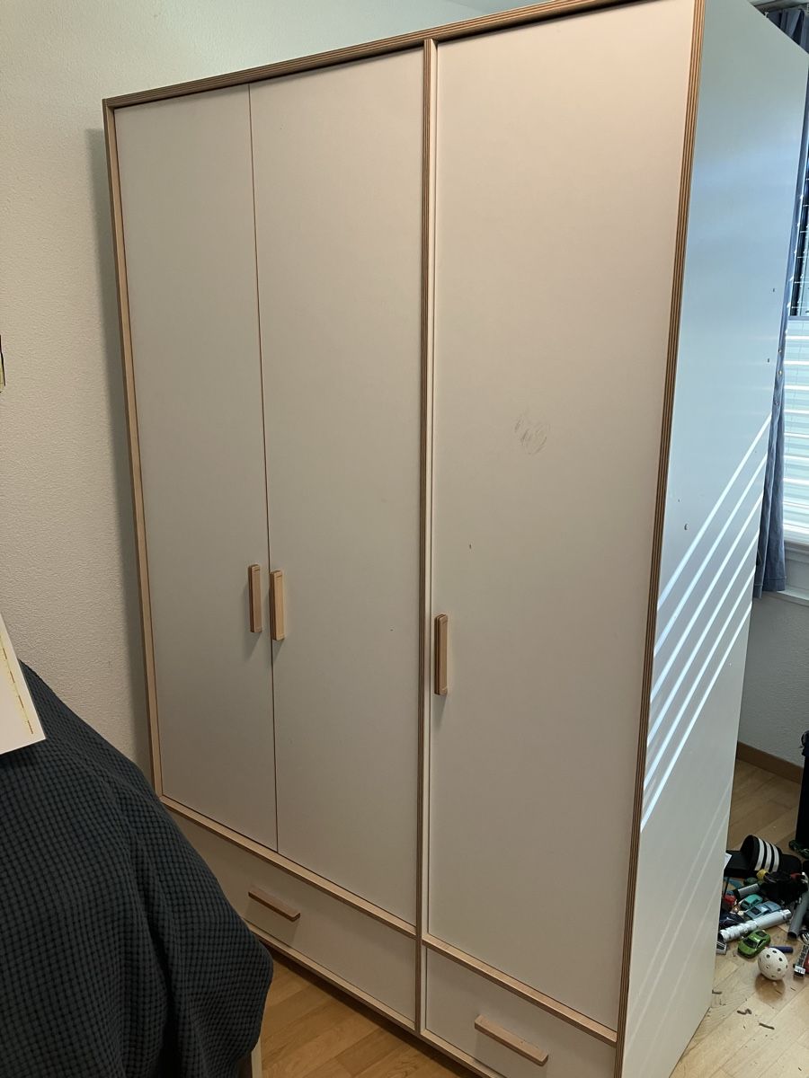 Armadi: Kleiderschrank Kinderzimmer  – Usato da Unterägeri venduto da cha_05
