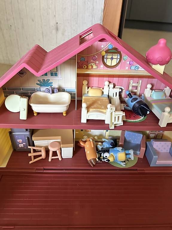 Jouets: Bluey Haus inkl Auto – D'occasion à Uerkheim par Pata180817 1