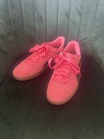 Puma Wildleder Sneaker, Gr. 39, Pink