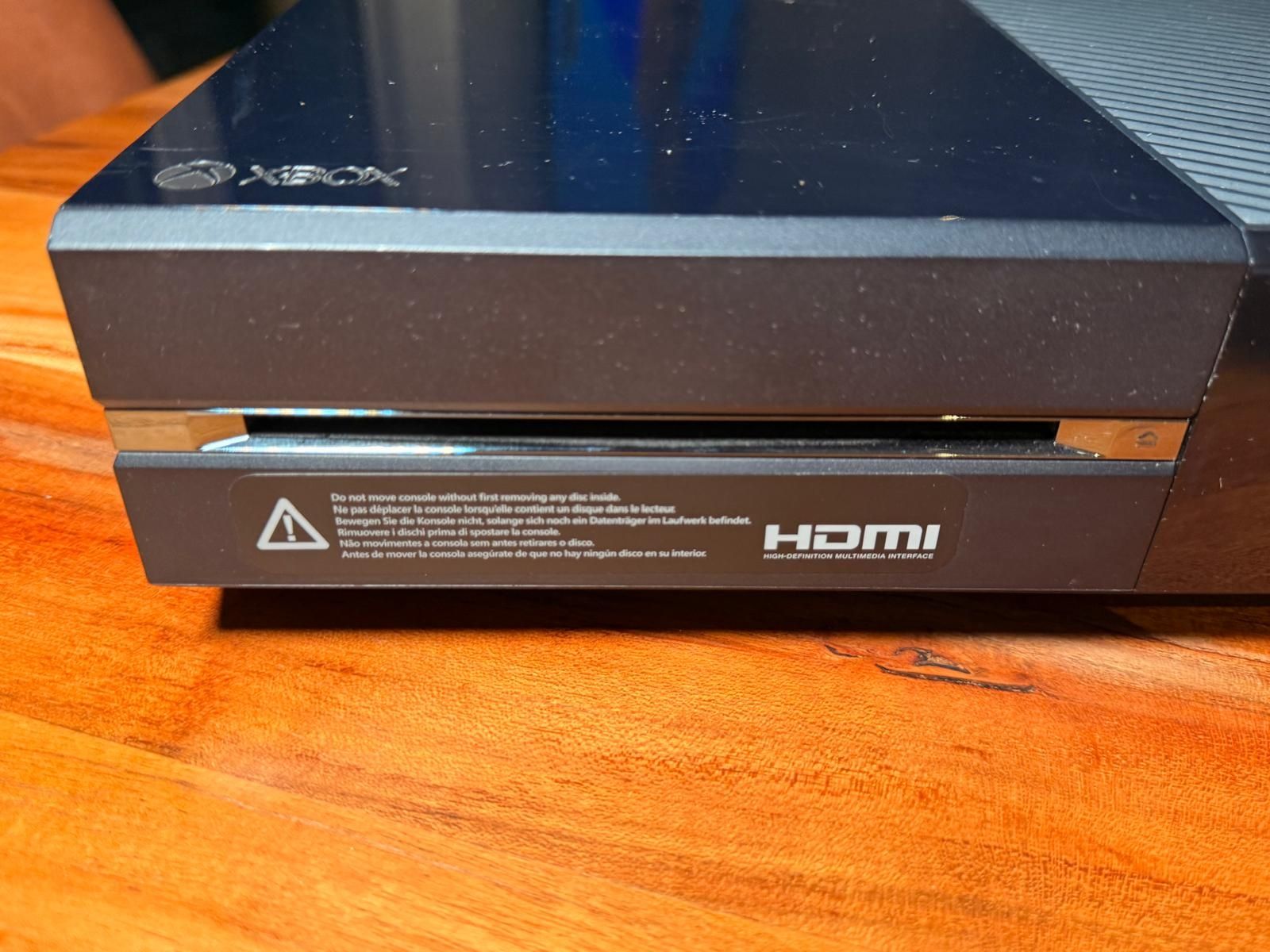 Microsoft Consoles: Xbox One Konsole mit div. Games! – D'occasion à Neuhausen par sou_t9p8 2