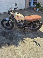 Honda exertisée CM 125 café racer