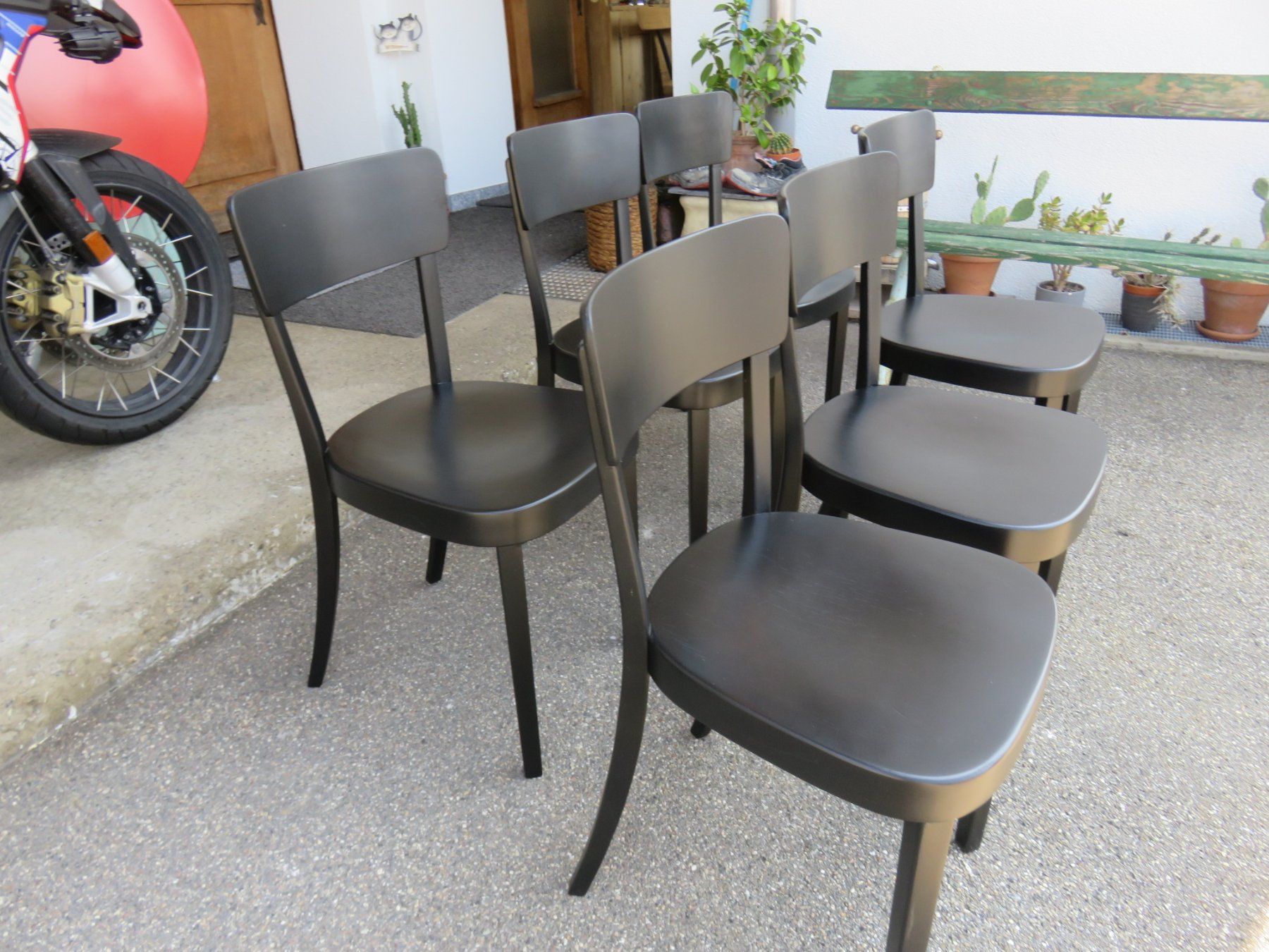 Horgen Glarus Chaises: 6 antike Beizenstühle Horgen-Glarus – D'occasion à Ruswil par Mfladibus 1