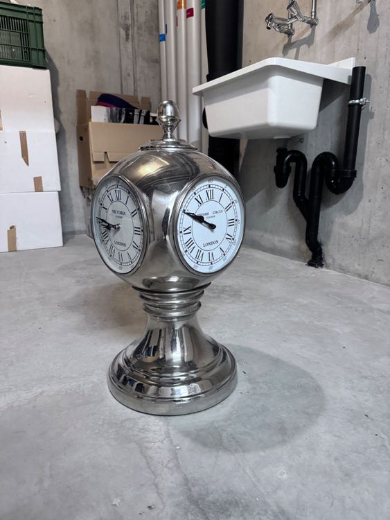 Uhr mit 4 Zeitzonen Kaufen auf Ricardo