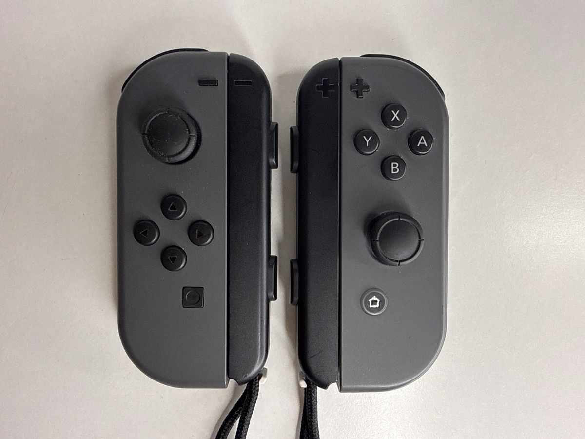 Nintendo Controller: Nintendo Switch Joy-Con Controllers Grey - Good Condition 🎮 – Gebraucht aus Ehrendingen von bubulence
