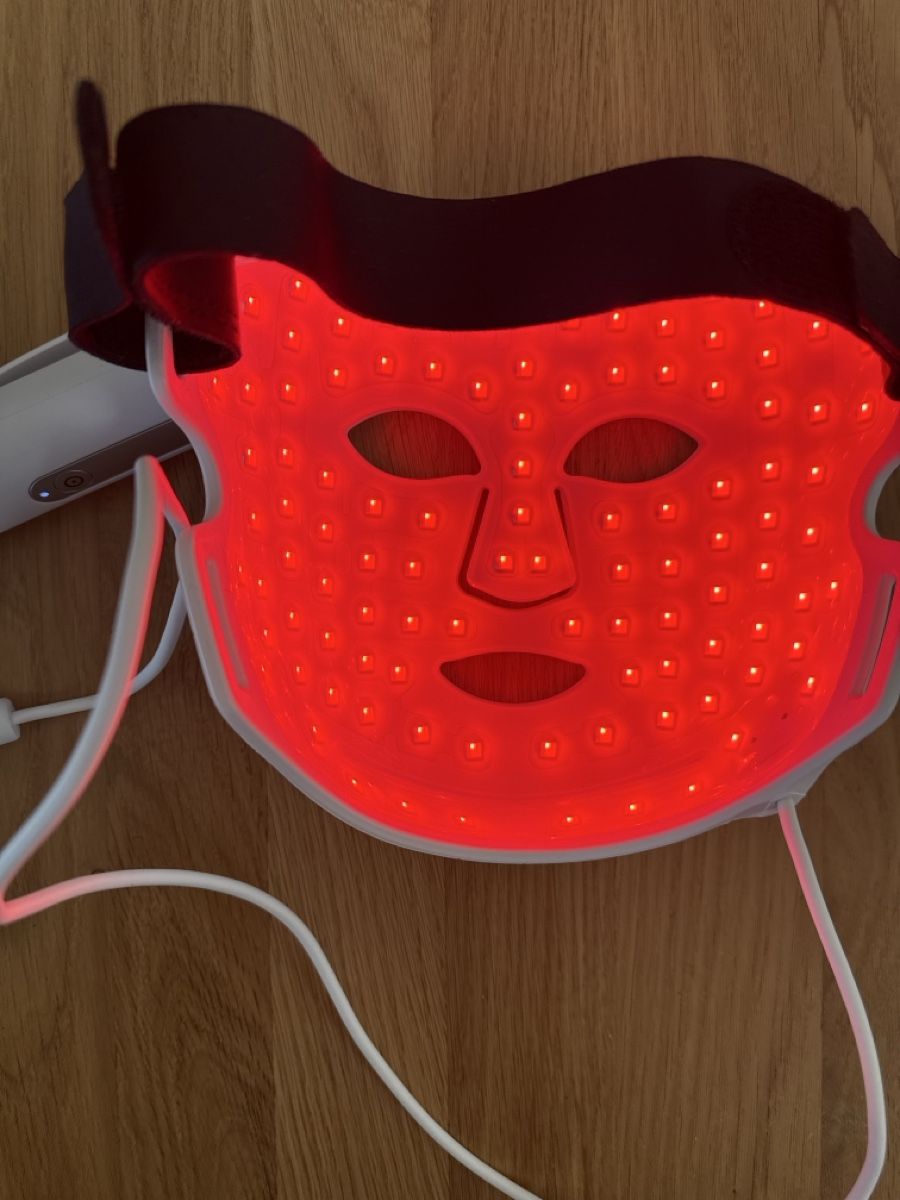 Masken: CURRENTBODY LED red Light Therapy Face Mask: series 2 – Neu (gemäss Beschreibung) aus Zürich von bremetobias 2