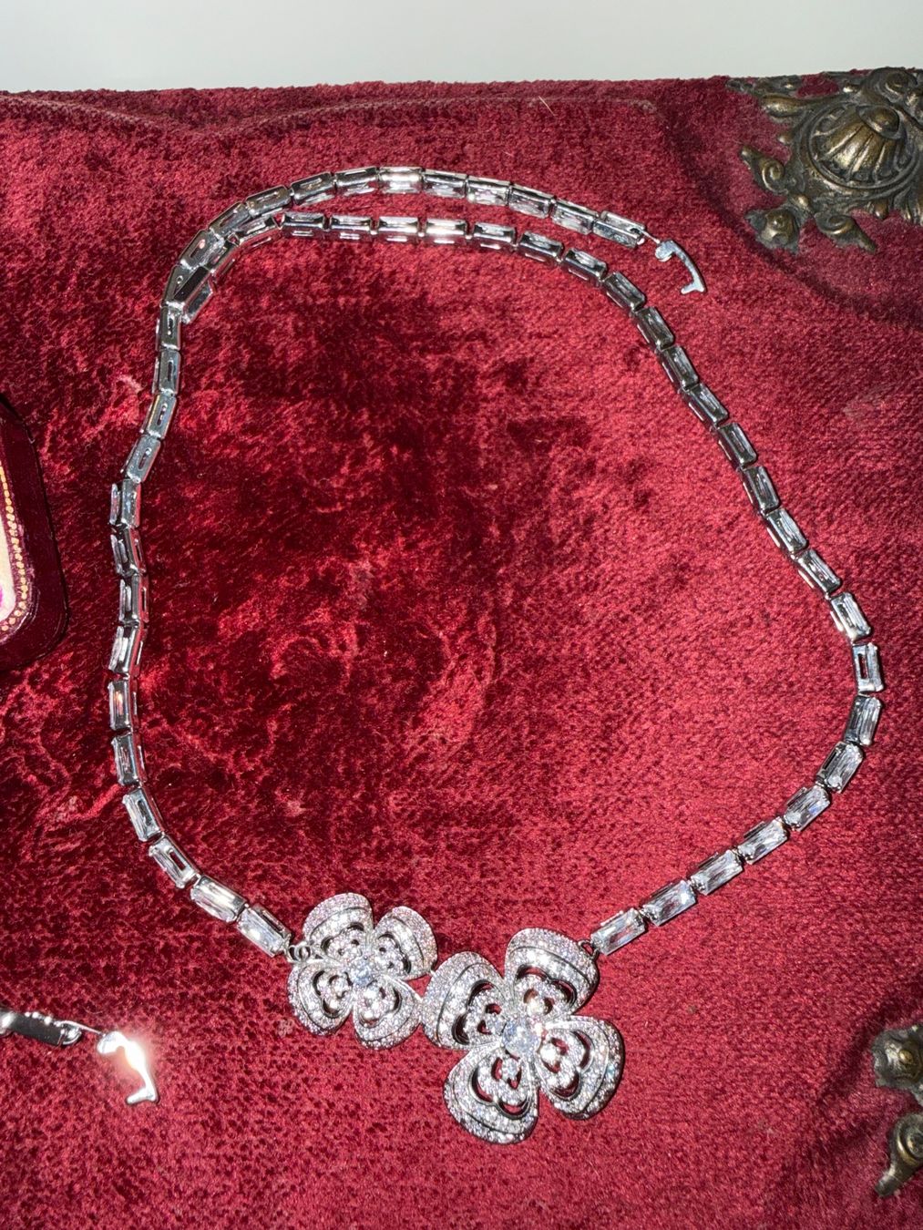 Altri gioielli: Ensemble de bijoux trèfle à quatre feuilles – Nuovo e nell'imballaggio originale da St-Maurice venduto da Sandrinette123 1