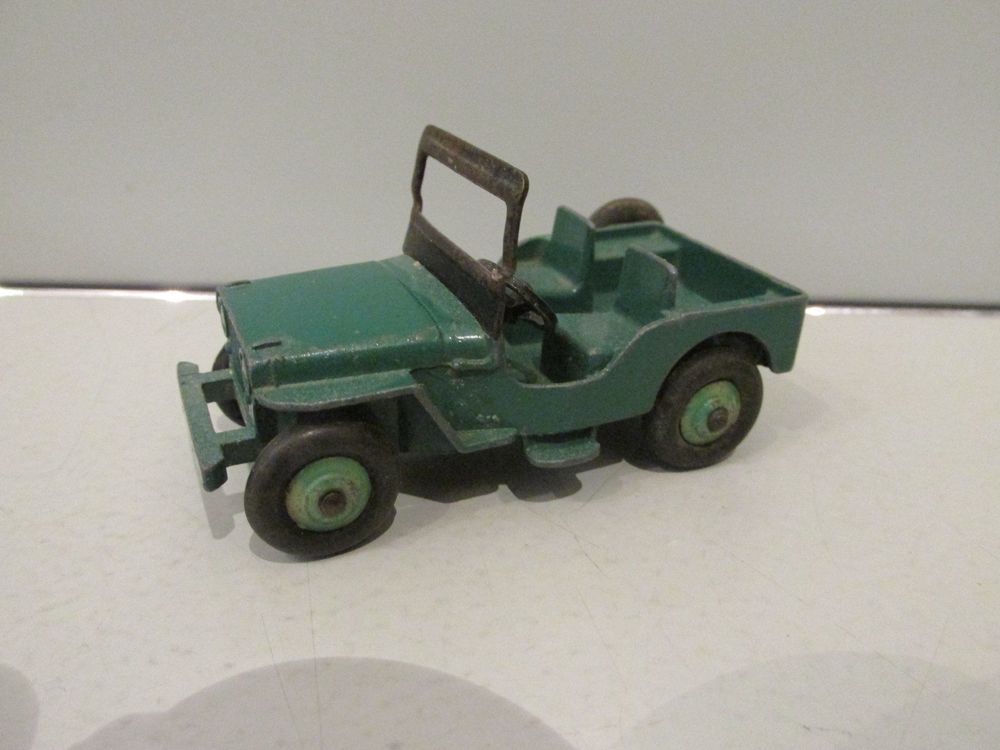 Dinky Toys GB N°25Y Universal Jeep - Rouge - Collection Miniature Voiture