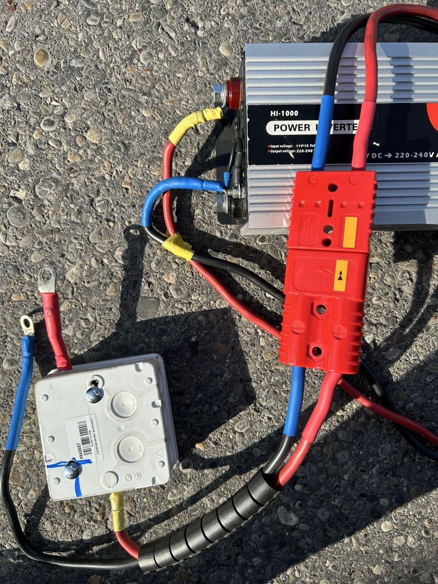 Onduleurs: Power Inverter 100O Watt – D'occasion à Rorschach par Scout 2
