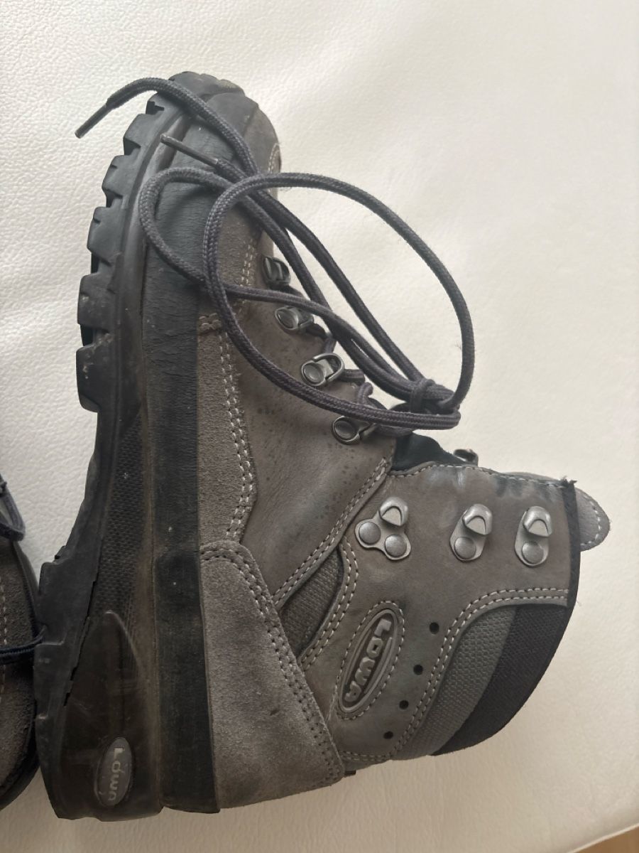 Lowa Scarpe da donna: Lowa Wanderschuhe gr.6 – Usato da langenthal venduto da rundholz7 8