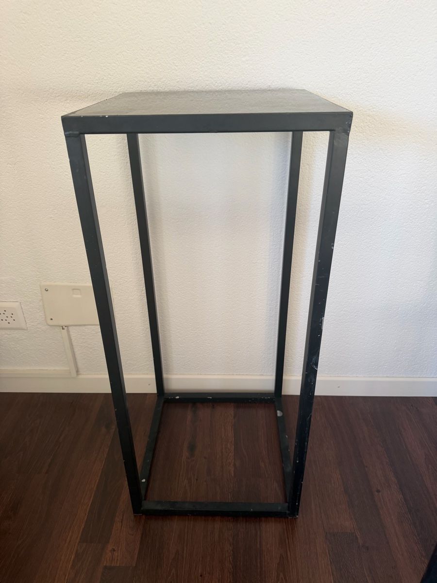Autres décorations & accessoires: Podest Metall Schwarz – D'occasion à Steffisburg par anjagr 4