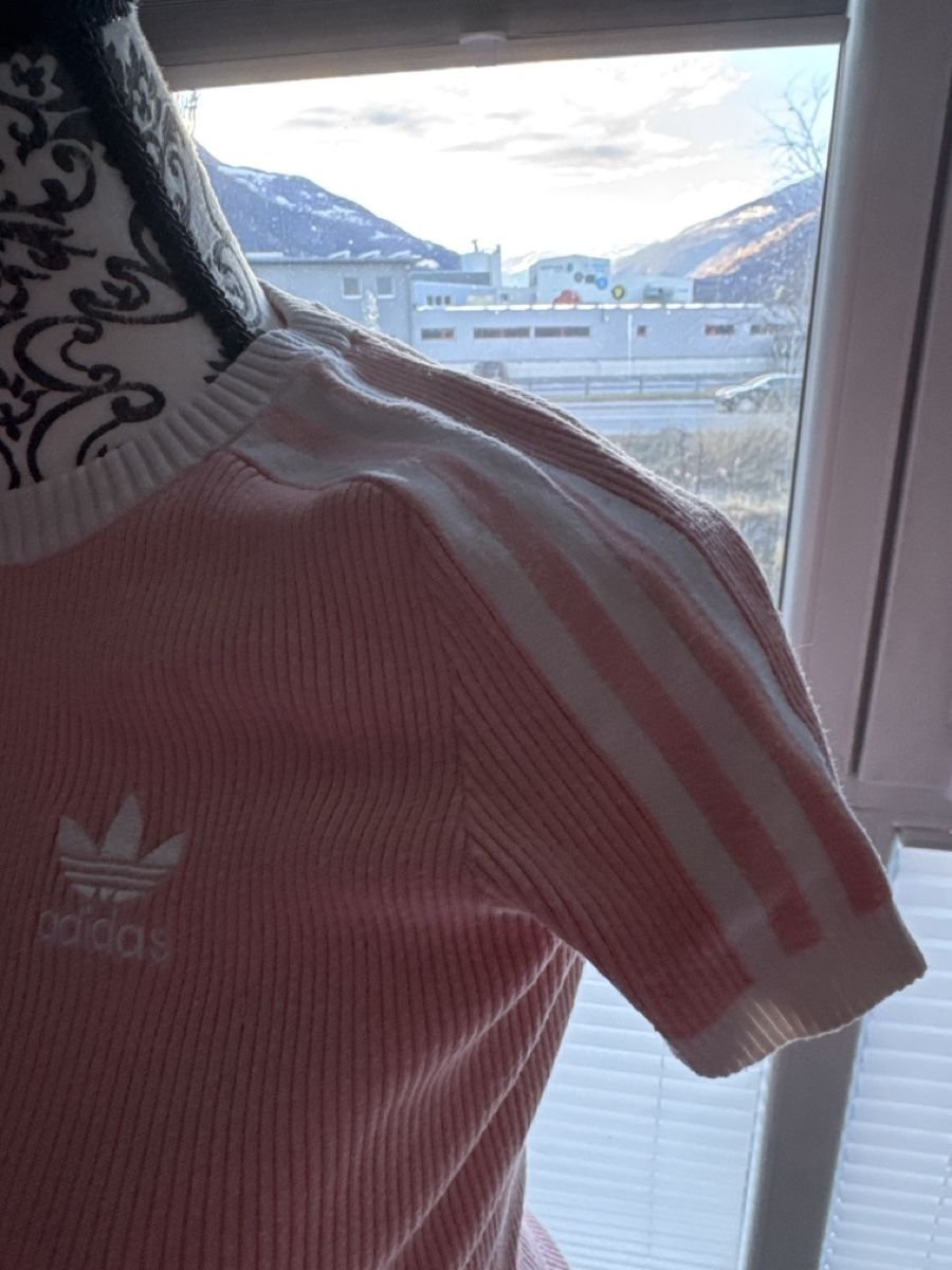 Adidas T-shirt: Adidas T-Shirt Gr XS – Usato da Visp venduto da Pastis 2