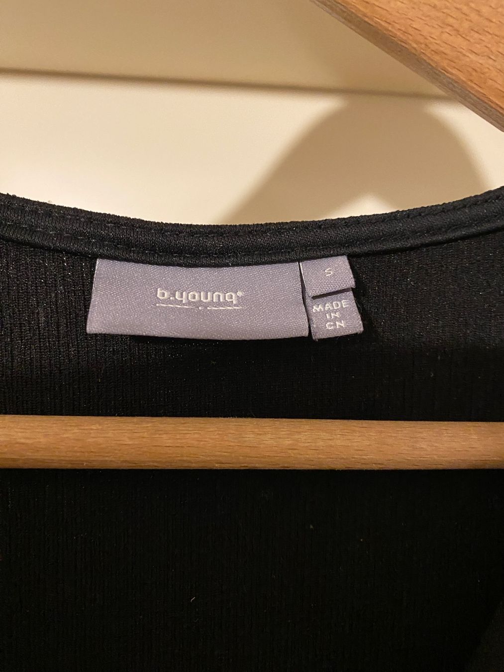 Vestiti: Kleines Schwarzes von b.young – Nuovo (secondo la descrizione) da Zürich venduto da Wim-Broccoli 1