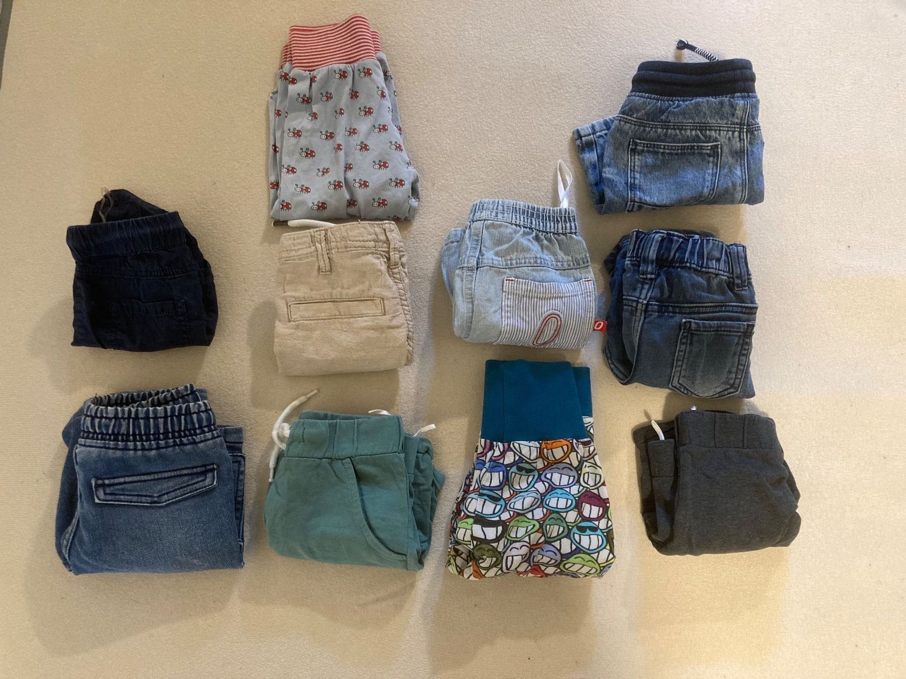 Kleiderpakete & -sets: Kinder Kleiderpaket Grösse 98/104 – Gebraucht aus Dottikon von Omiros87 4
