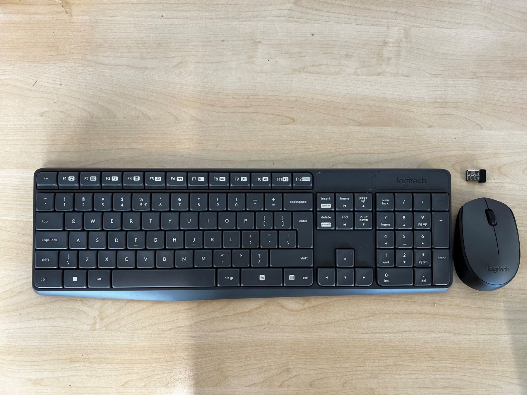 Logitech Tastiere: Logitech MK235 Wireless Desktop Combo QWERTY US – Nuovo (secondo la descrizione) da Gossau ZH venduto da OrderflowAG