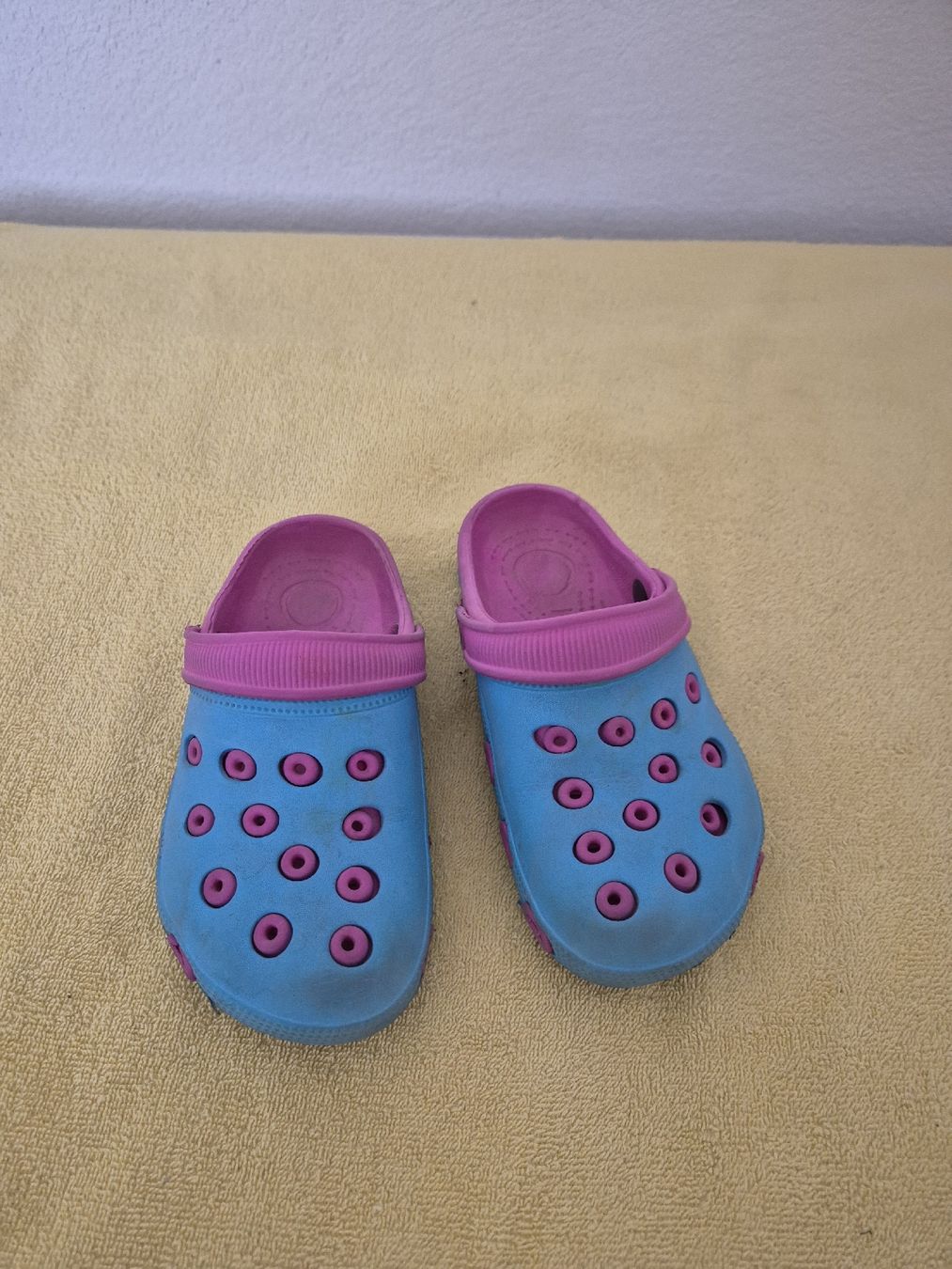 Schuhe für Jungen: Clogs – Gebraucht aus Hörhausen von Nuage81