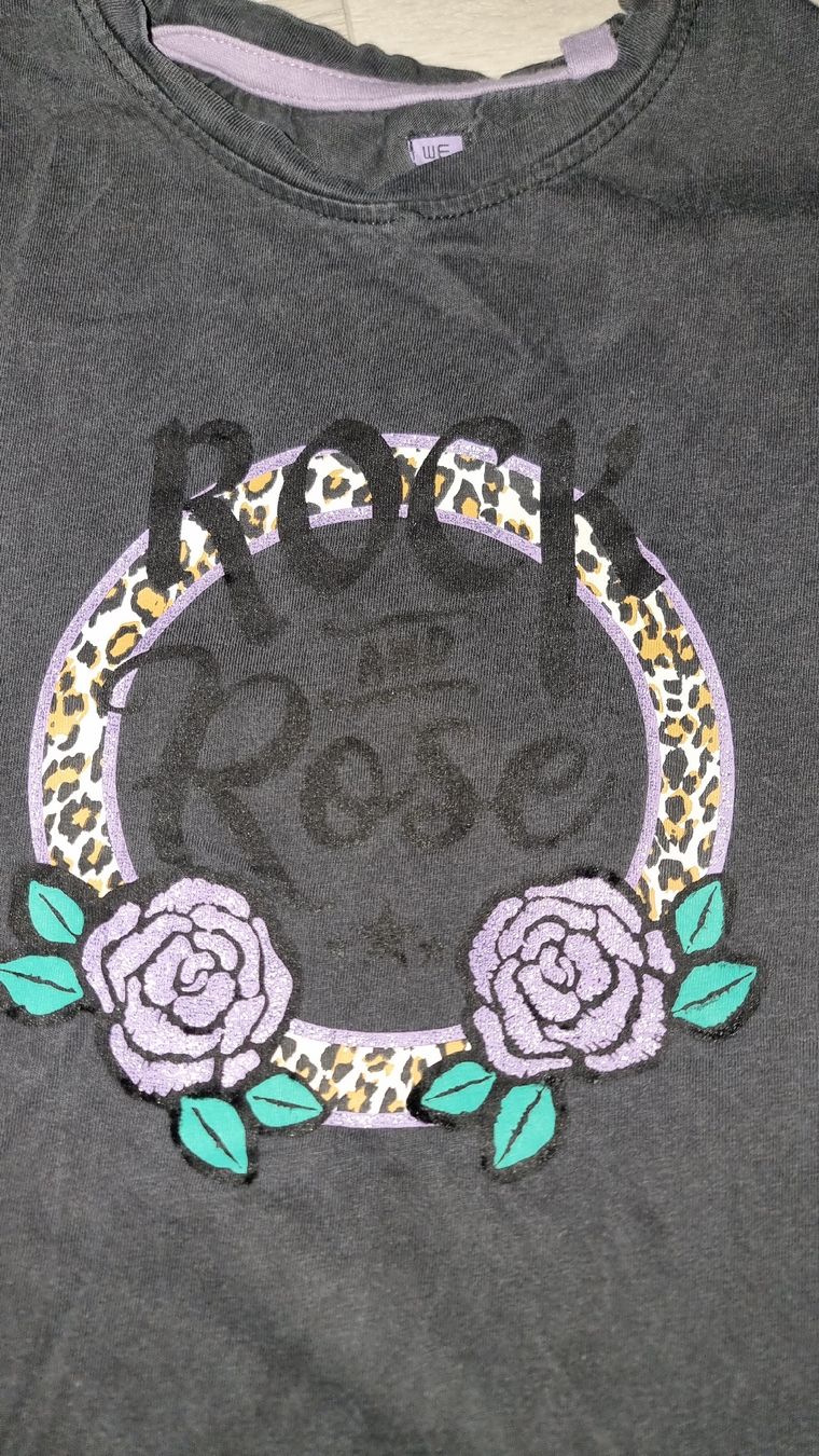 Blusen, T-Shirts & Tops: Rockiges Mädchen T-Shirt Gr. 122/128 – Gebraucht aus Wigoltingen von Zuckerfee84 1
