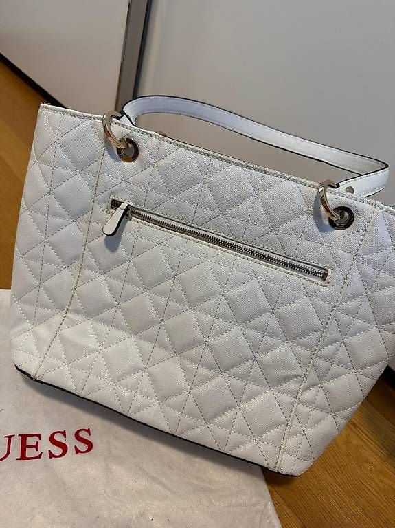 Taschen für Damen: Guess Handtasche – Gebraucht aus Zweidlen von jasko_ 3