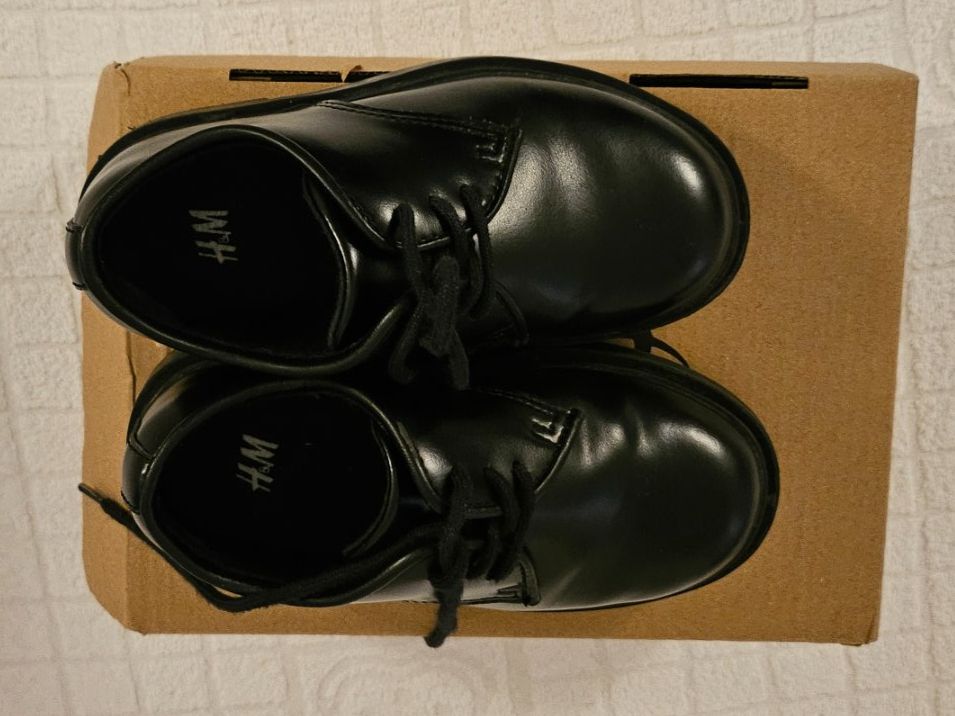 H&M Scarpe per ragazzi: Scarpe eleganti bimbo – Usato da Zürich venduto da sab_65qx 1