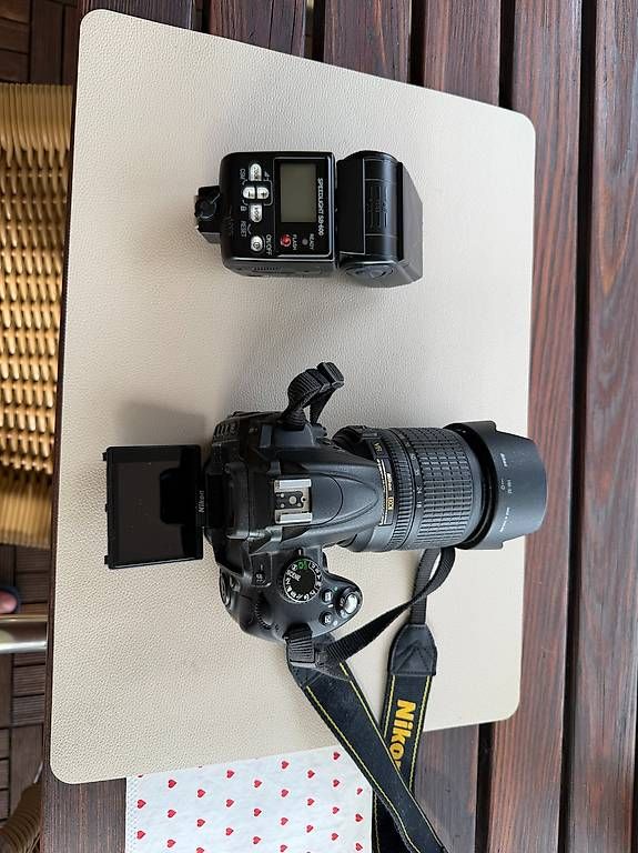 Nikon Kamera: Spiegelreflexkamera Nikon D5000 mit Blitzgerät – Gebraucht aus Küssnacht am Rigi von joh_j7dl 3