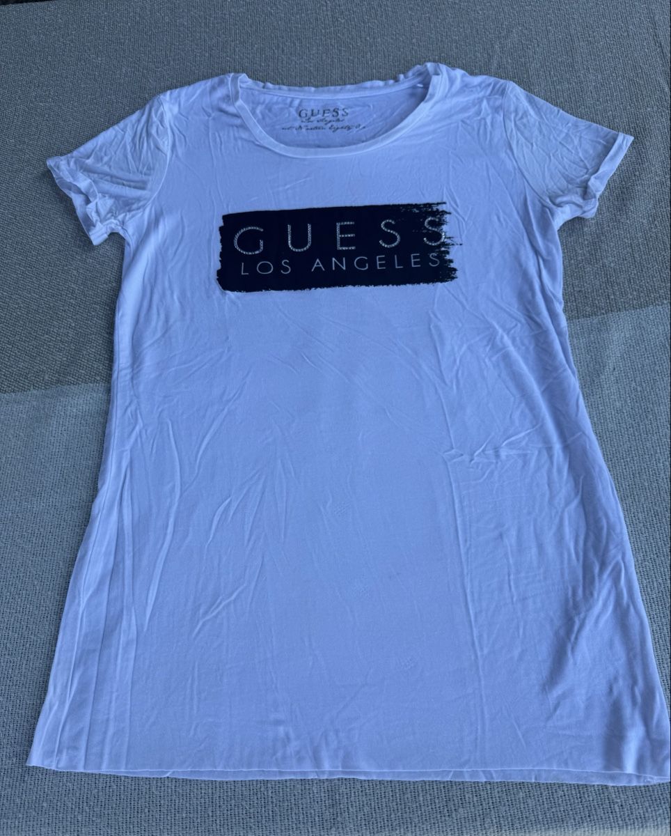 Guess Lots de vêtements: Shirtpaket Guess – D'occasion à Kreuzlingen par nik_d2fj 1