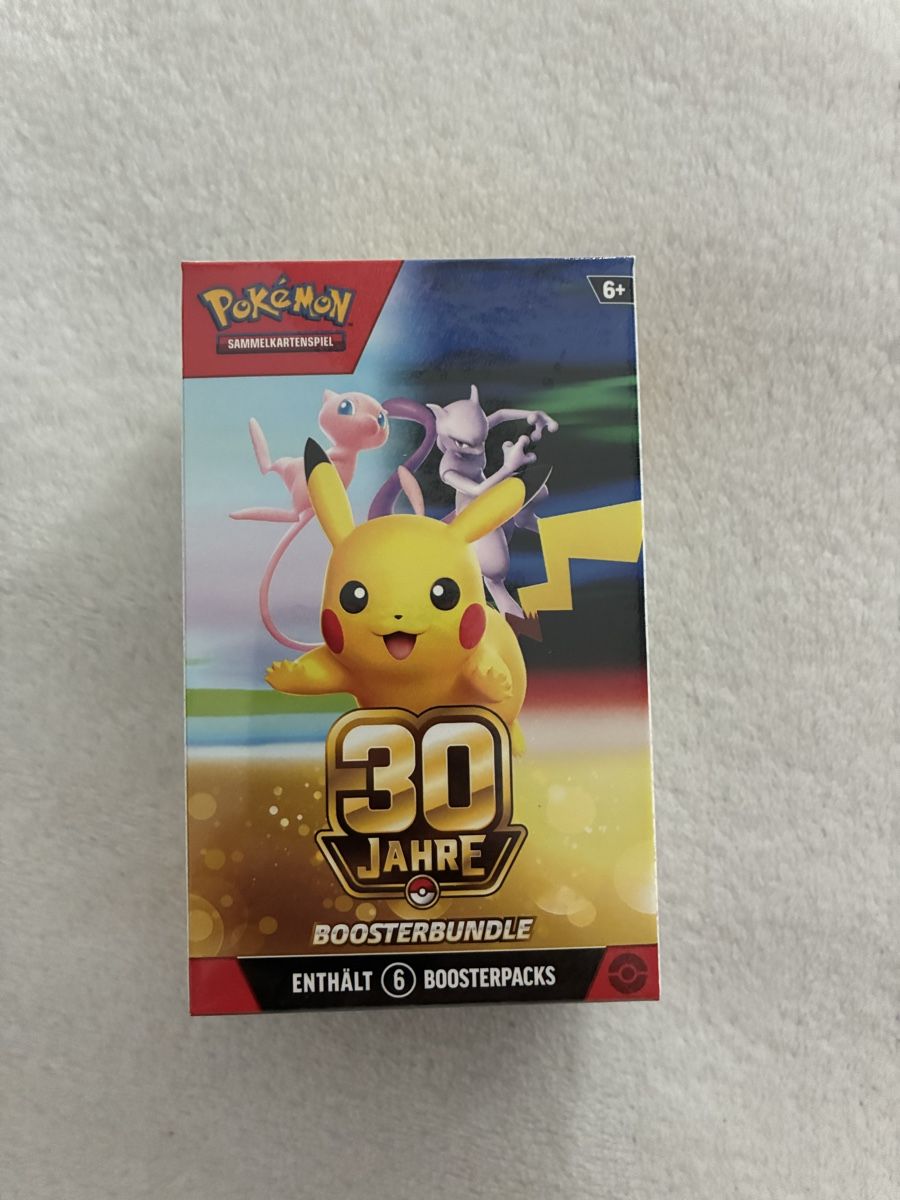 Pokémon Cartes à collectionner: Pokemon 30th Boosterbundle DE – Neuf avec emballage d'origine à Niederhasli par Scharindli