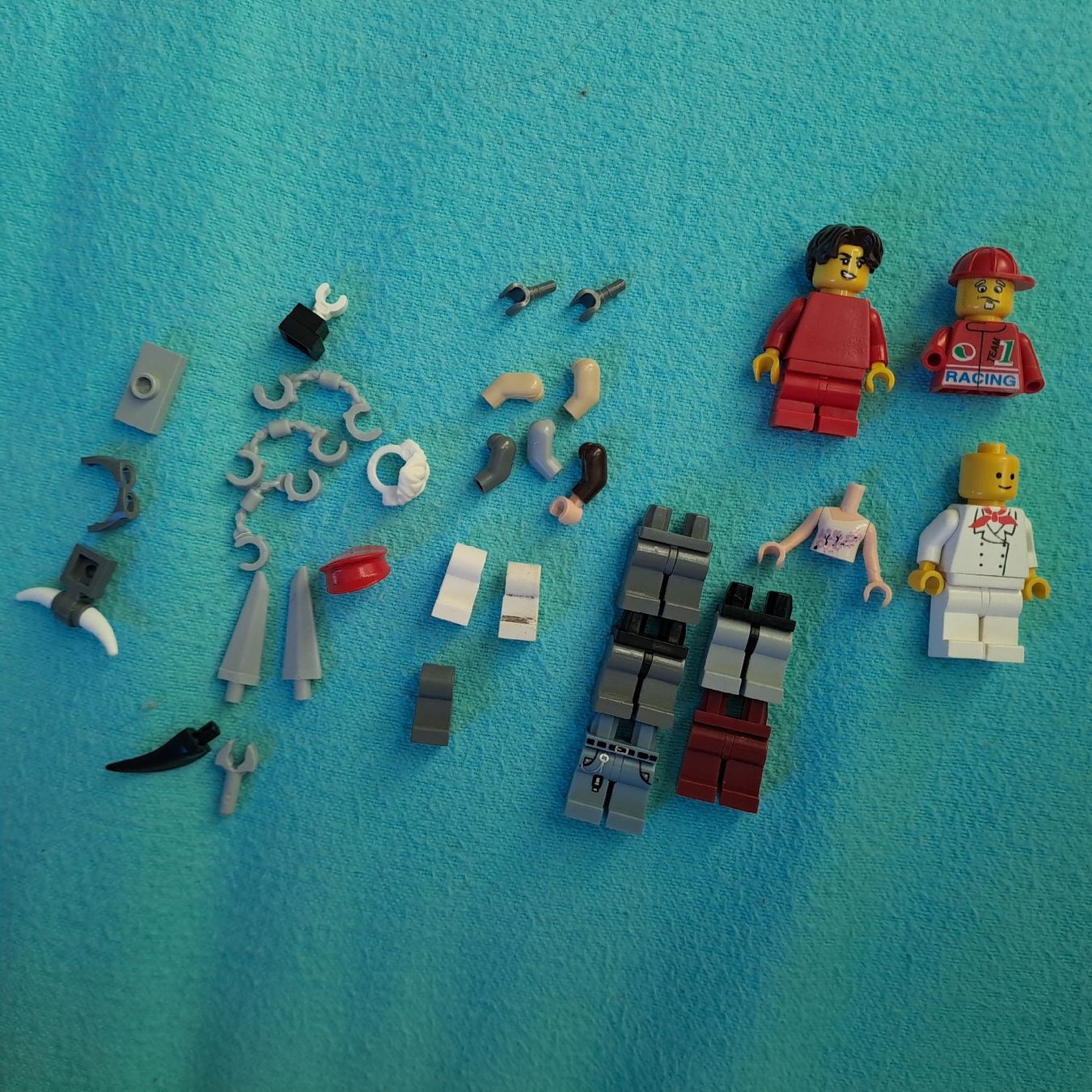 Lego Figurines: LEGO Figuren und Teile Konvolut – D'occasion à Koppigen par gig_fbs5