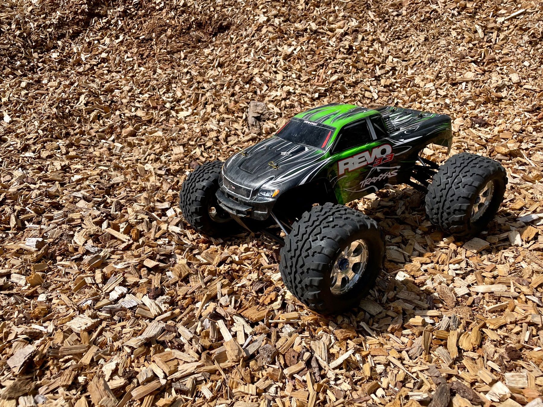 Traxxas RC Modellbau: Traxxas Revo 3.3 – Gebraucht aus Echandens von  1